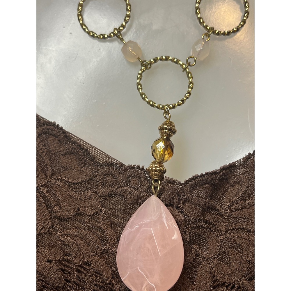 Vtg Avon 1970 Gold Tone Chain Necklace with Pink Rose Teardrop Pendant